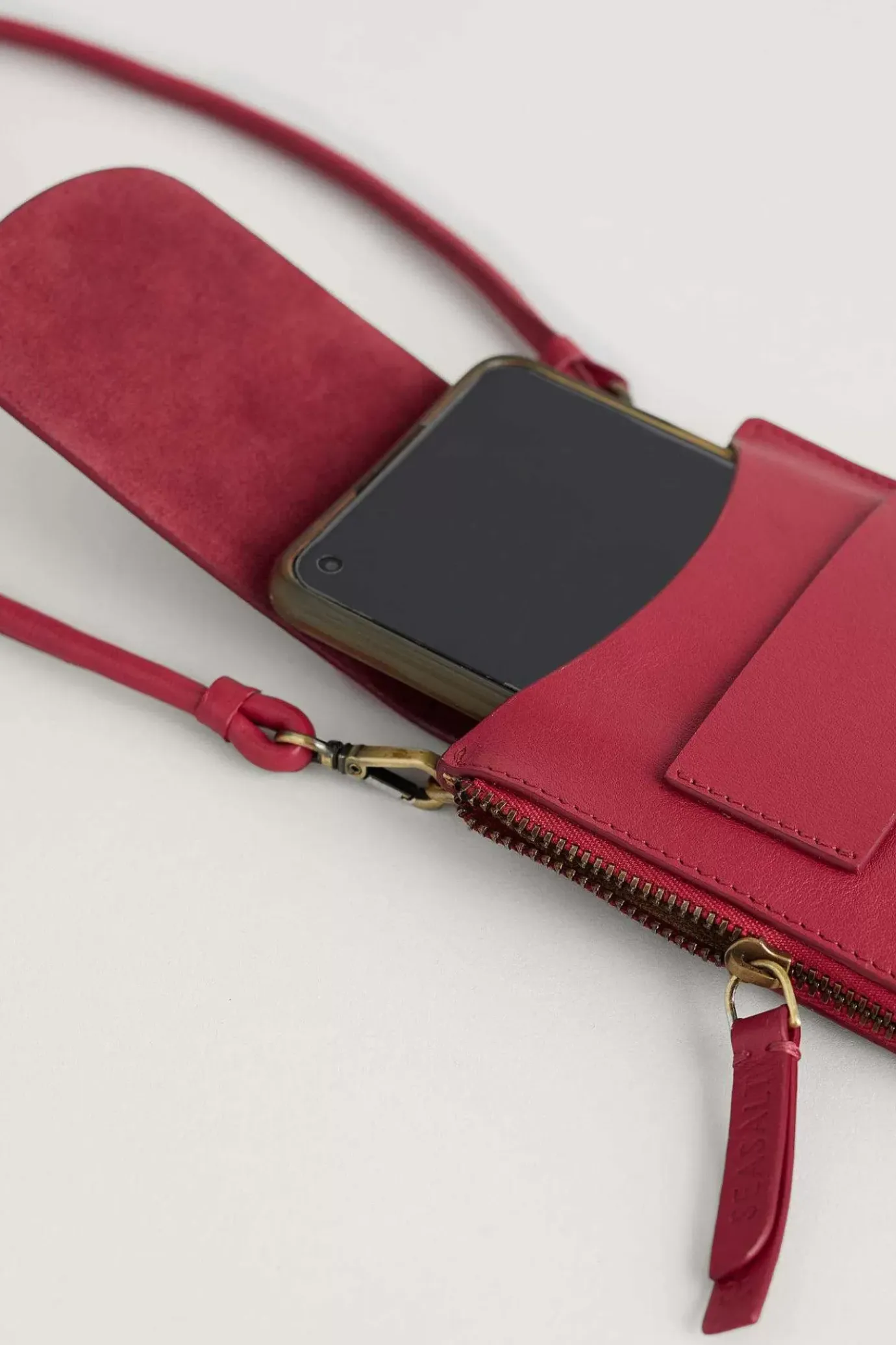 Seasalt Cornwall Kelsey Leather Phone Wallet<Women Bags