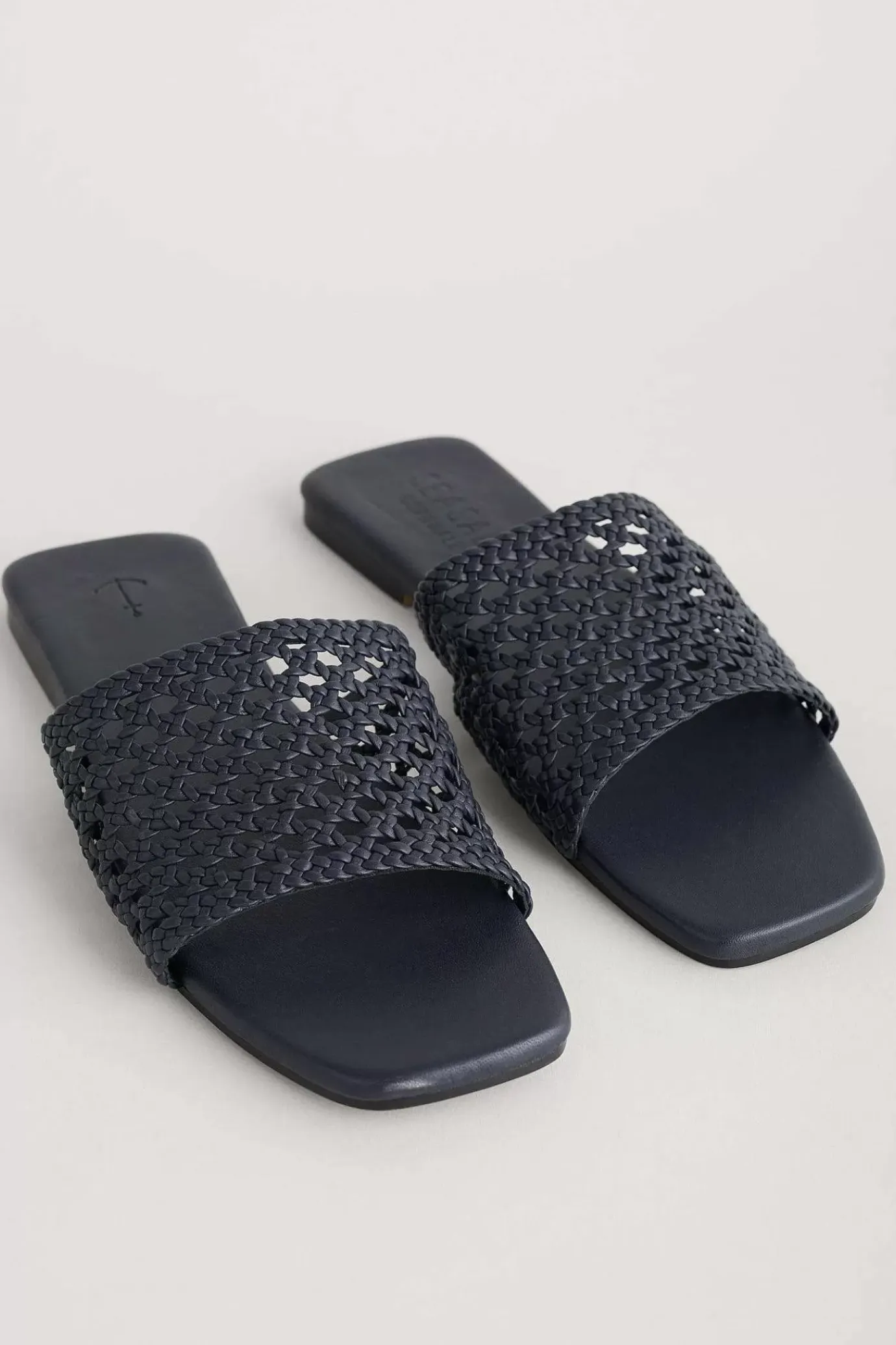 Seasalt Cornwall Lost Cove Flat Leather Mule Sandals<Women Sandals