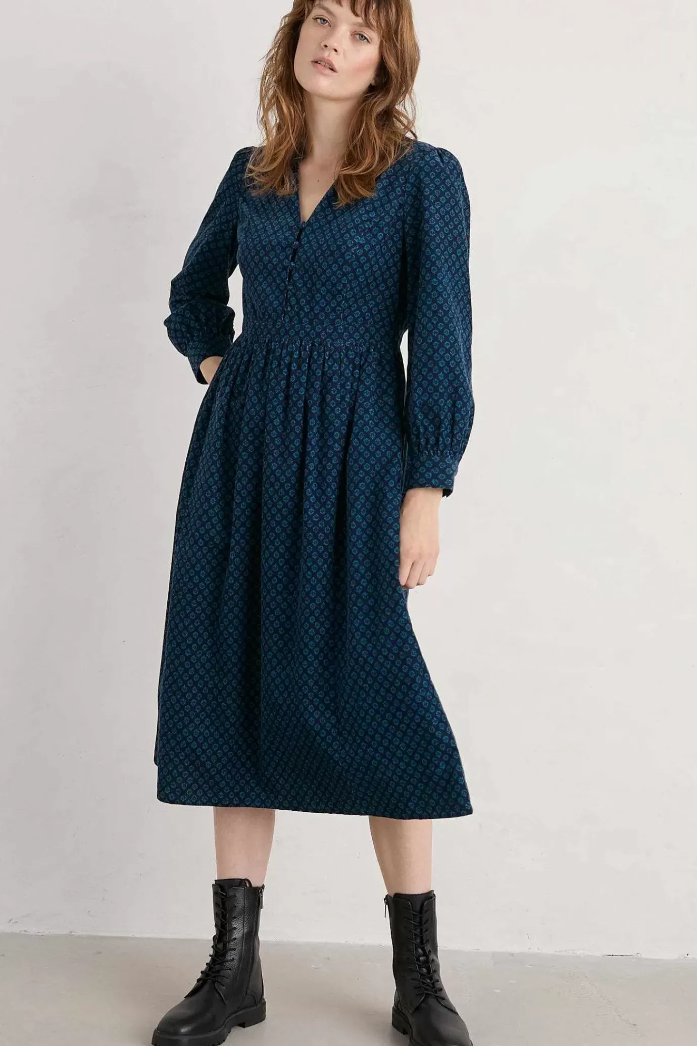 Seasalt Cornwall Rose Cottage Printed Cord Midi Dress<Women Dresses